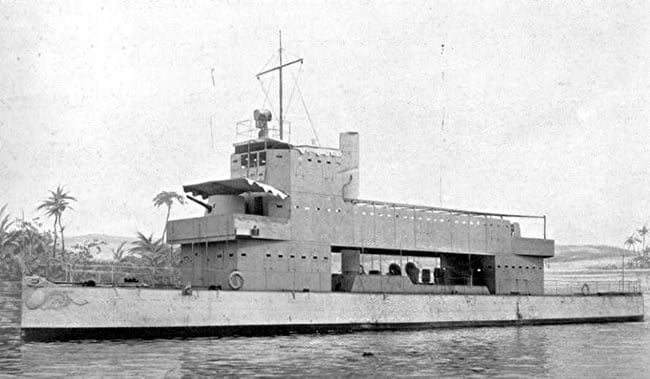 Gunboat Melik underway.